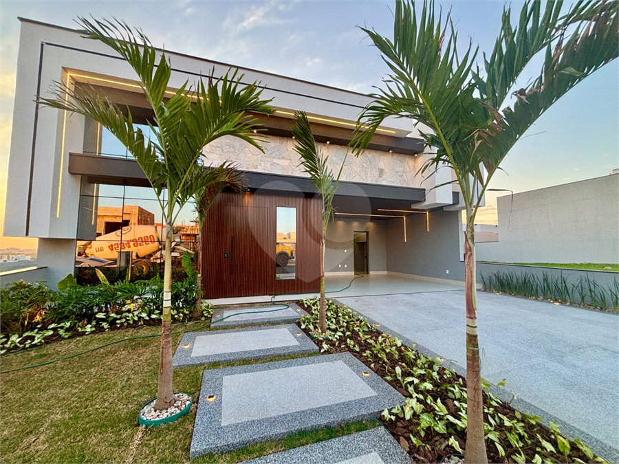 Casa à venda com 3 suítes no condomínio Residencial Dona Maria Candida, Indaiatuba - SP
