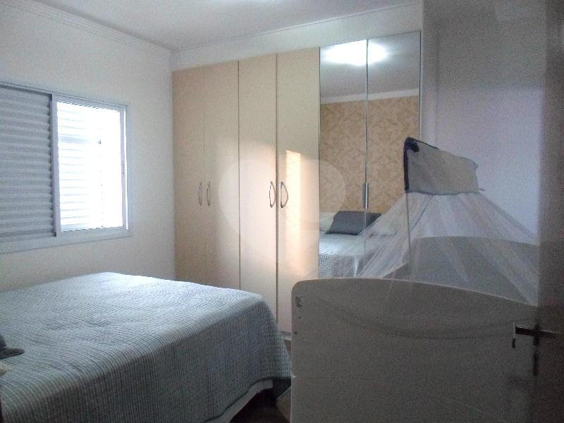 Casa à venda com 3 quartos, sendo 1 suíte,  no condomínio Fernandes, São Paulo - SP
