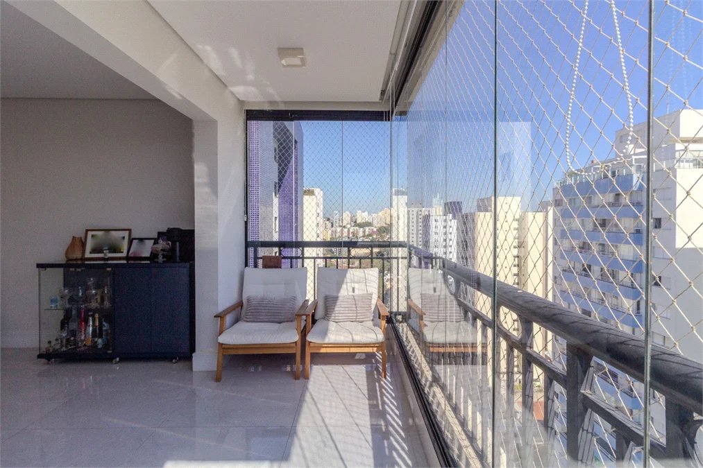 Apartamento à venda com 3 suítes em Vila Ipojuca, São Paulo, SP
