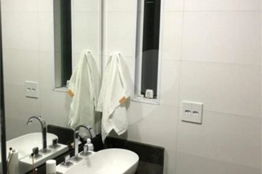 Sobrado à venda com 3 quartos, sendo 2 suítes, em Tremembé, São Paulo, SP
