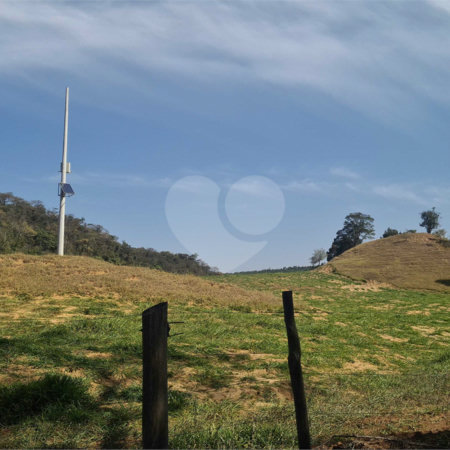 VENDA SÍTIO 48 hectares com estruura para granja, hidroponia e gado