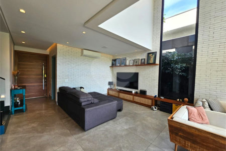 Casa à venda com 4 suítes no condomínio Residencial Itahyê, Santana de Parnaíba - SP