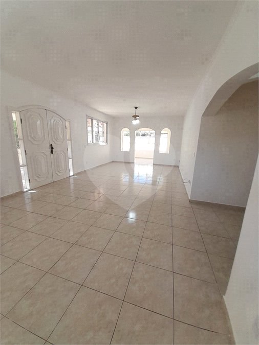 Casa à venda com 5 quartos, sendo 3 suítes,  no condomínio Estância Marambaia, Vinhedo - SP