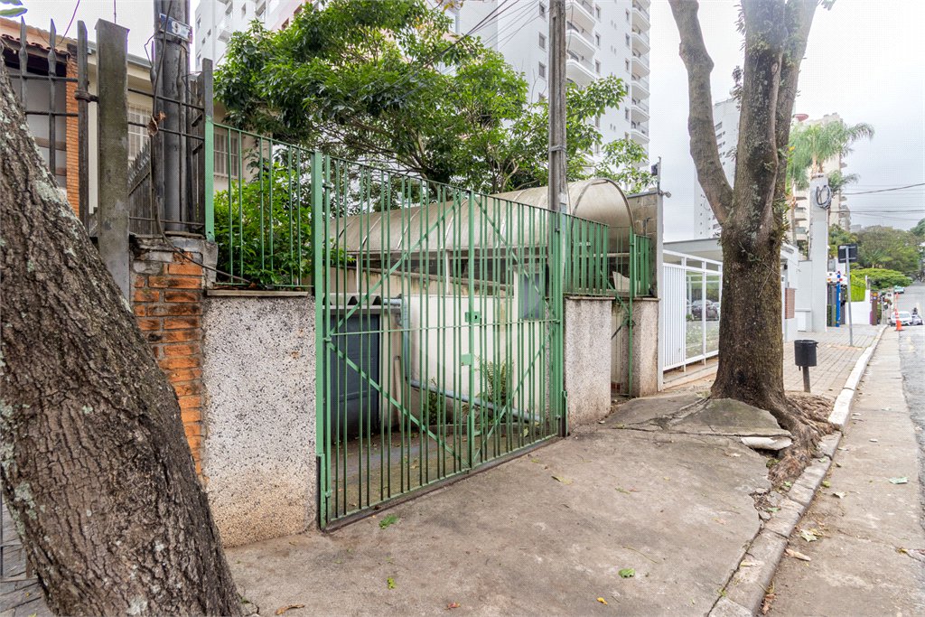 Sobrado à venda com 3 quartos, sendo 1 suíte,  em Real Parque, São Paulo, SP