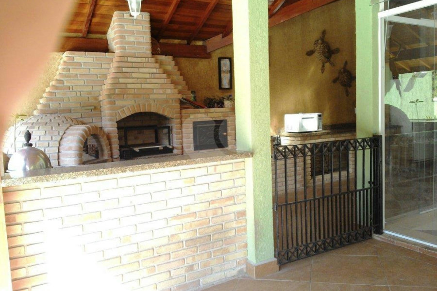 Casa à venda com 4 quartos, sendo 2 suítes,  em Horto, São Paulo, SP