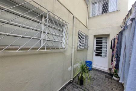 Casa à venda com 4 quartos, sendo 1 suíte,  em Vila Clementino, São Paulo, SP