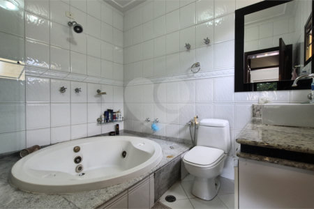 Sobrado à venda com 3 suítes em Jardim Franca, São Paulo, SP