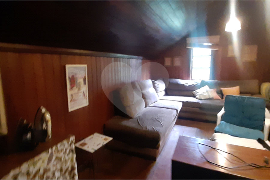 Casa à venda com 4 quartos, sendo 2 suítes, no condomínio Associação Reserva das Hortênsias, Mairiporã - SP