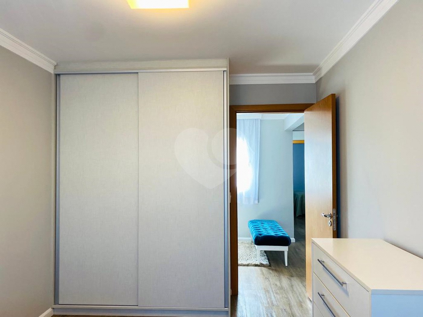 Casa à venda com 4 quartos, sendo 2 suítes, no condomínio Residencial Vila Lagos, São Paulo - SP