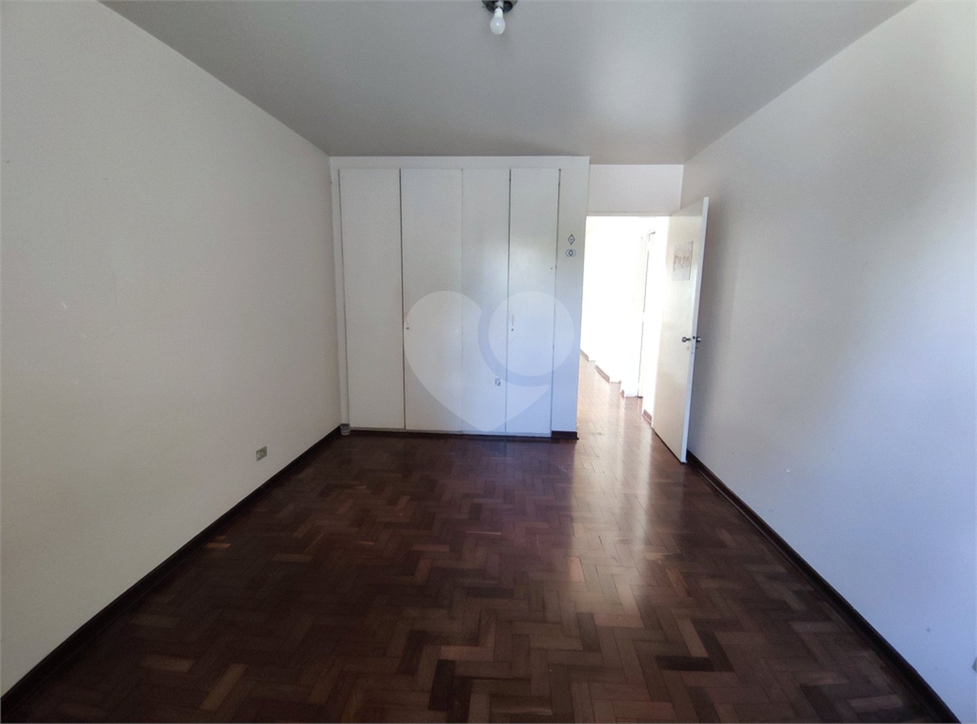 Sobrado à venda com 4 quartos, sendo 2 suítes, em Chácara Monte Alegre, São Paulo, SP