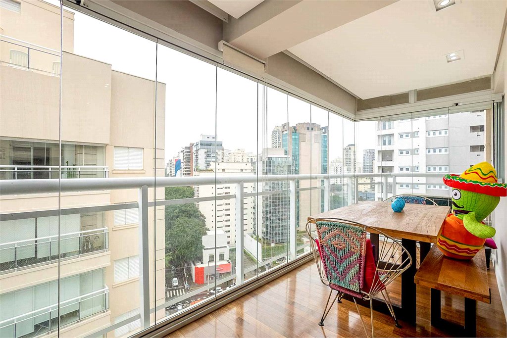Apartamento à venda ou para alugar com 2 quartos, sendo 1 suíte, em Vila Olímpia, São Paulo, SP