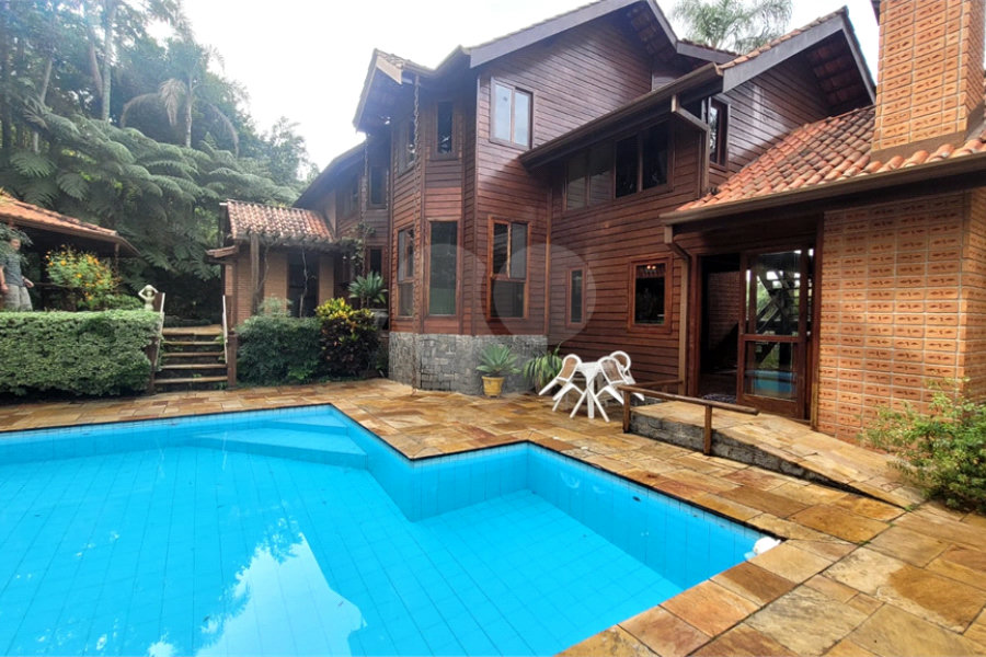 Casa à venda ou para alugar com 3 quartos, sendo 1 suíte, no condomínio Associação Reserva das Hortênsias, Mairiporã - SP