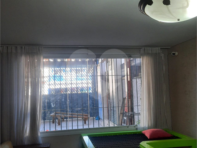 Sobrado à venda com 3 quartos, sendo 1 suíte,  em Interlagos, São Paulo, SP