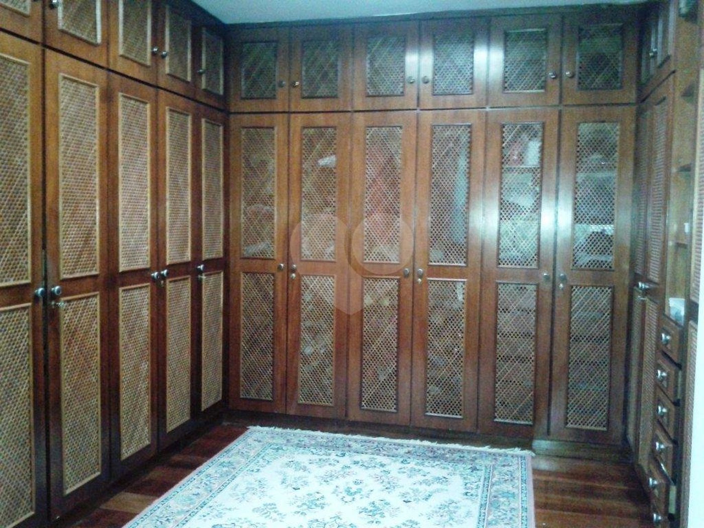 Casa Térrea à venda ou para alugar com 4 suítes em Jardim Floresta, São Paulo, SP