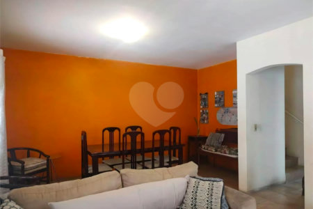 Sobrado à venda com 3 quartos, sendo 1 suíte,  em Jardim Ester, São Paulo, SP
