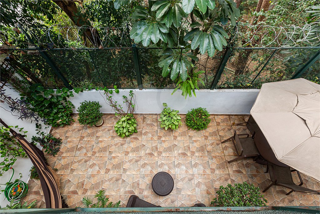Sobrado à venda com 4 quartos, sendo 2 suítes,  em Vila Madalena, São Paulo, SP