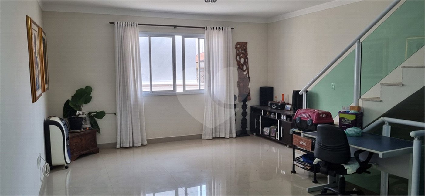Casa à venda com 3 quartos, sendo 1 suíte, no condomínio Residencial Açaí, São Paulo - SP