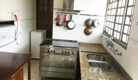Casa Térrea à venda com 4 quartos, sendo 1 suíte,  em Vila Monumento, São Paulo, SP