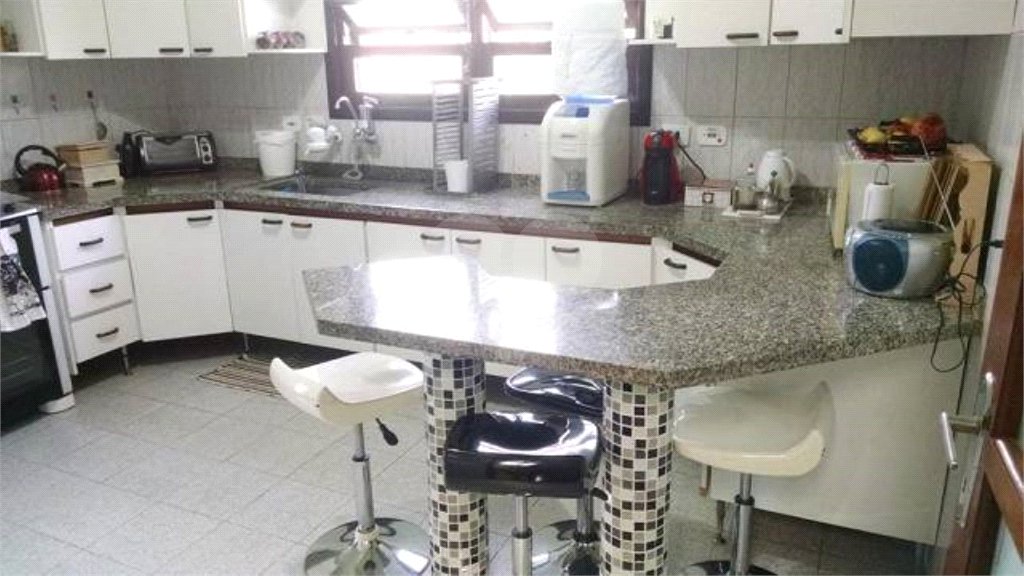 Casa à venda com 4 quartos, sendo 2 suítes, no condomínio Vinhas da Vista Alegre - Lado Sede, Vinhedo - SP
