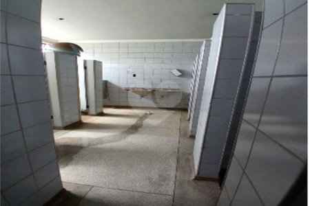 Galpão Comercial .