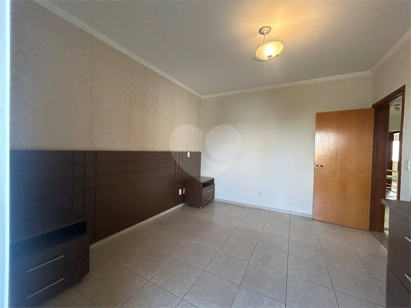 Casa à venda com 4 quartos, sendo 1 suíte,  no condomínio Lago da Boa Vista, Sorocaba - SP