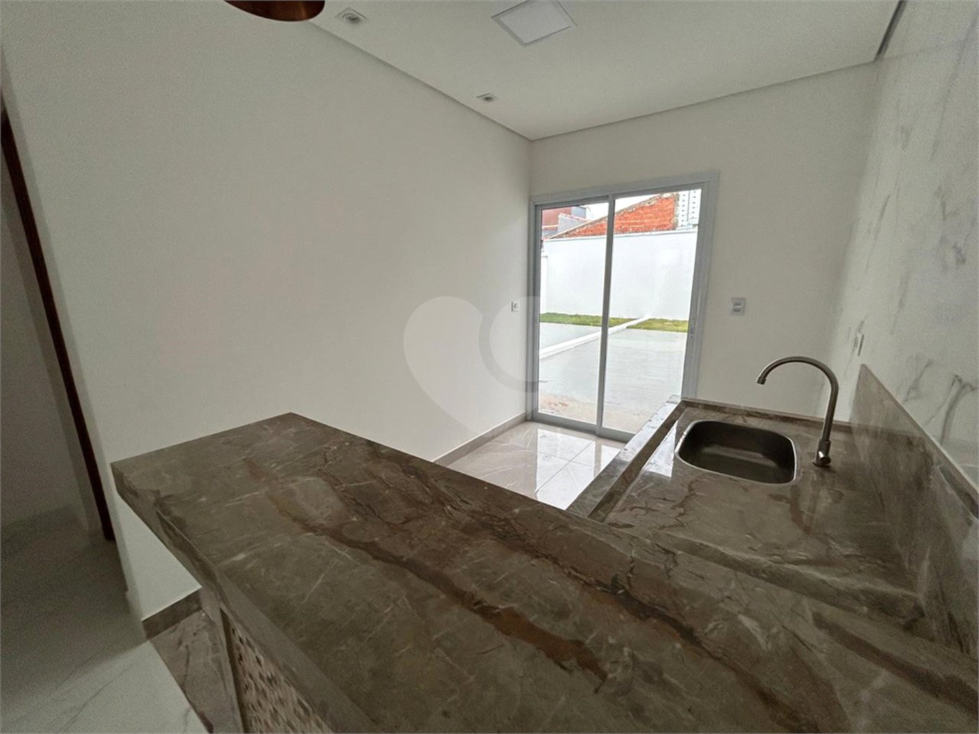 Casa à venda com 2 quartos, sendo 1 suíte, em Loteamento Parque Santa Cristina, Sorocaba, SP