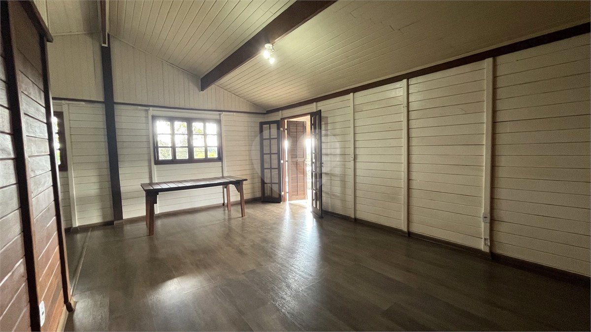 Casa Térrea para alugar com 3 quartos, sendo 1 suíte, em Jardim Estância Brasil, Atibaia, SP