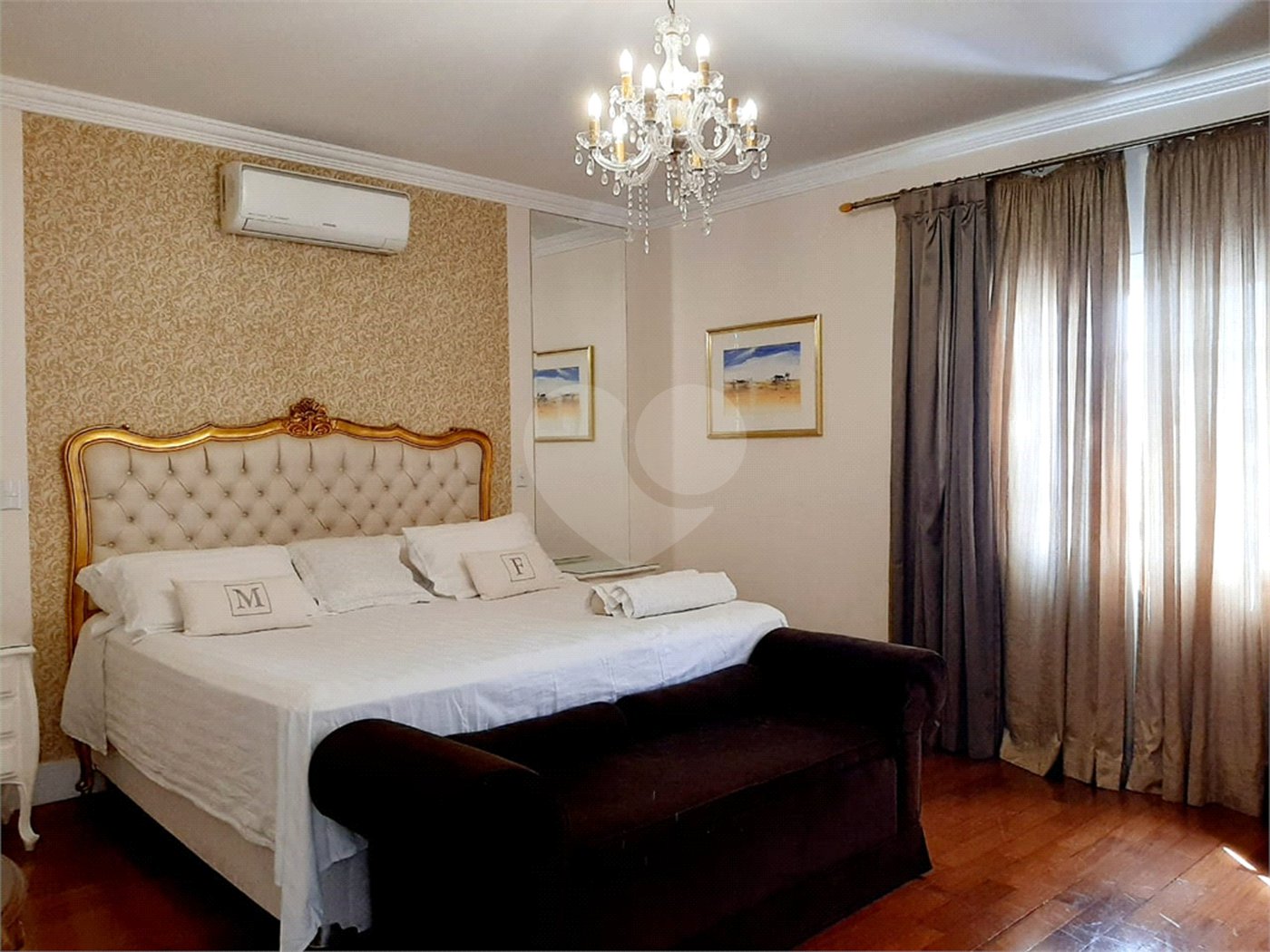 Sobrado à venda com 4 quartos, sendo 3 suítes, em Tremembé, São Paulo, SP