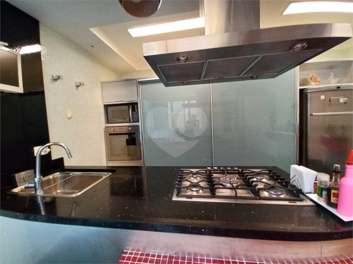Casa à venda com 3 suítes no condomínio Maison Montparnasse, São Paulo - SP