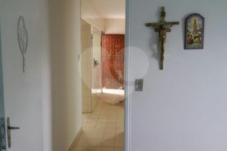 Casa à venda com 4 quartos, sendo 1 suíte,  em Jardim Helga, São Paulo, SP