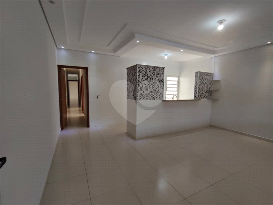 Casa para alugar com 3 quartos, sendo 1 suíte,  em Jardim Itália, Itapetininga, SP