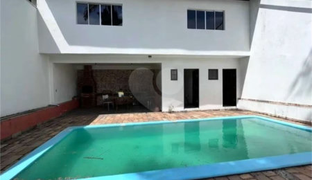 Sobrado à venda com 5 quartos, sendo 3 suítes, em Vila Clarice, São Paulo, SP