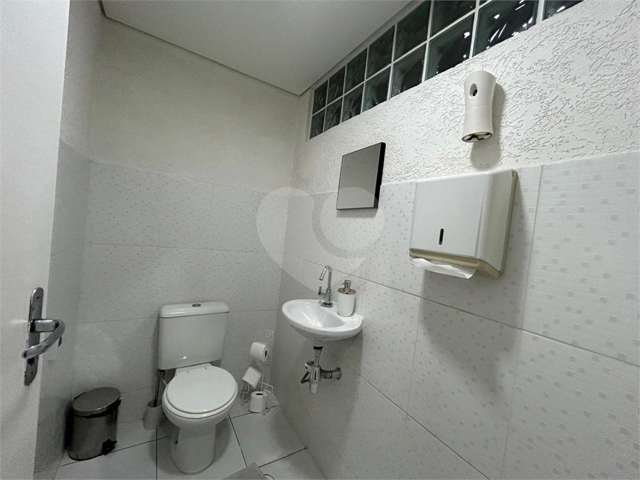 Sobrado para alugar com 5 quartos, sendo 1 suíte,  em Chácara Santo Antônio, São Paulo, SP