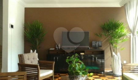 Casa à venda com 3 quartos, sendo 1 suíte, em Jardim Oriental, São Paulo, SP