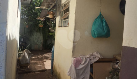 Casa à venda com 2 quartos no Centro, Araraquara, SP