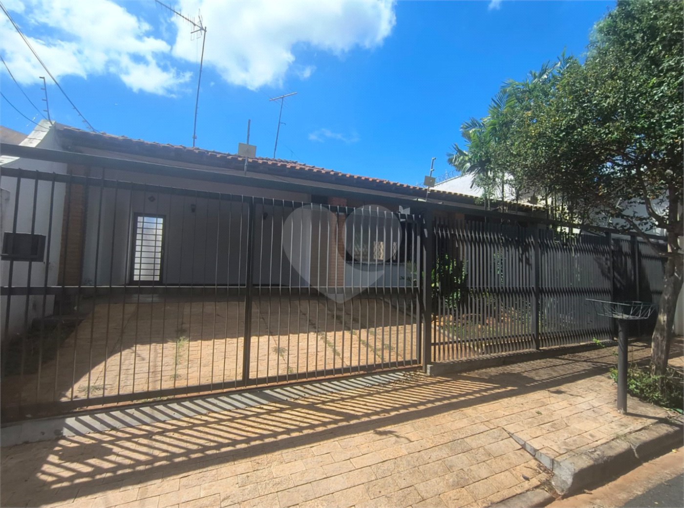 Casa à venda com 3 quartos, sendo 1 suíte, em Vila Santana, Araraquara, SP
