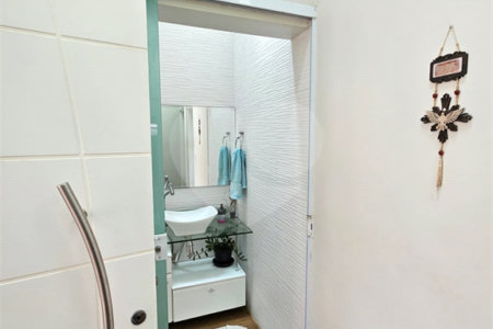 Casa à venda com 4 quartos, sendo 1 suíte,  no condomínio Jardim Shangri-lá, Atibaia - SP
