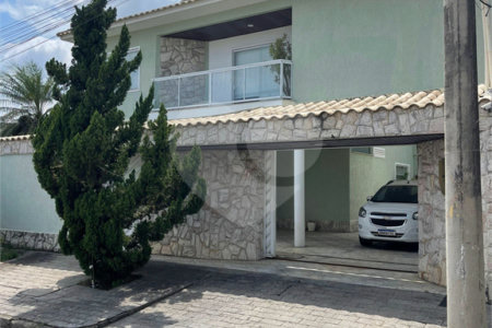 Casa à venda com 5 quartos, sendo 1 suíte, no condomínio Residencial Green Ville, Rio de Janeiro - RJ