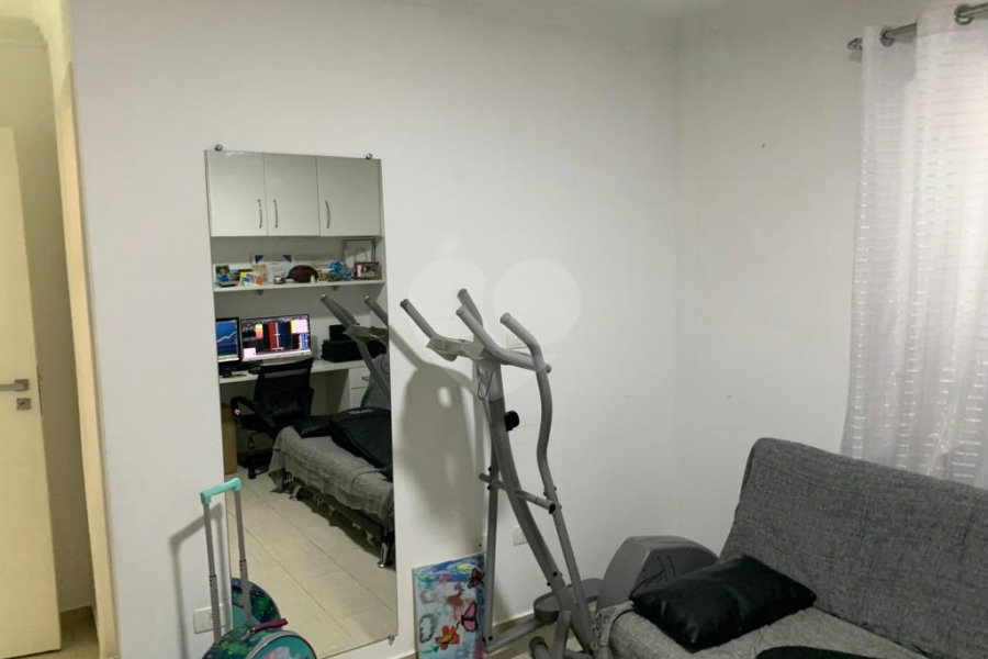 Sobrado à venda com 3 suítes em Vila Nivi, São Paulo, SP