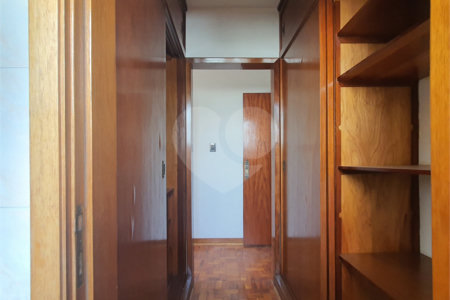 Apartamento à venda com 3 quartos, sendo 1 suíte, em Consolação, São Paulo, SP