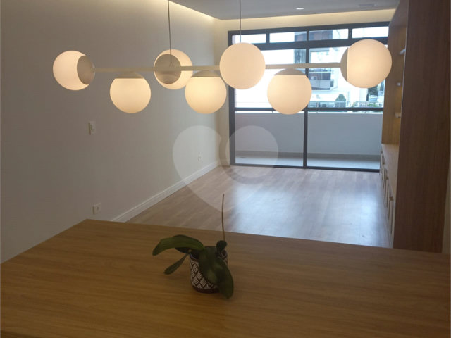 Apartamento à venda com 2 quartos, sendo 1 suíte,  em Vila Olímpia, São Paulo, SP