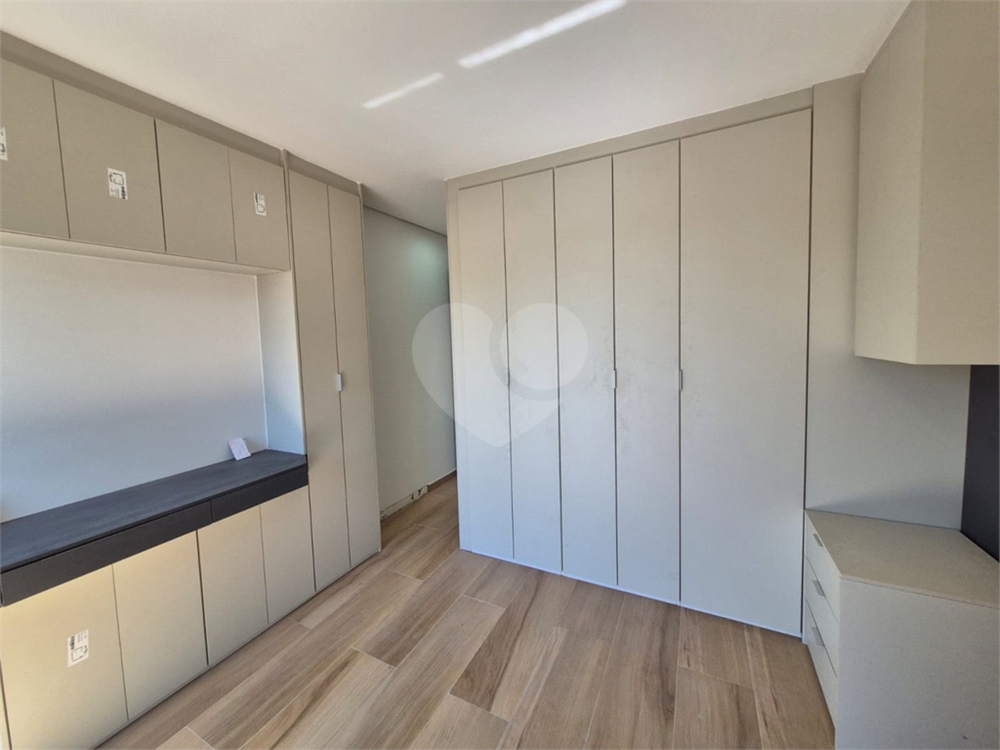 Sobrado à venda com 3 quartos, sendo 1 suíte, em Cidade dos Bandeirantes, São Paulo, SP