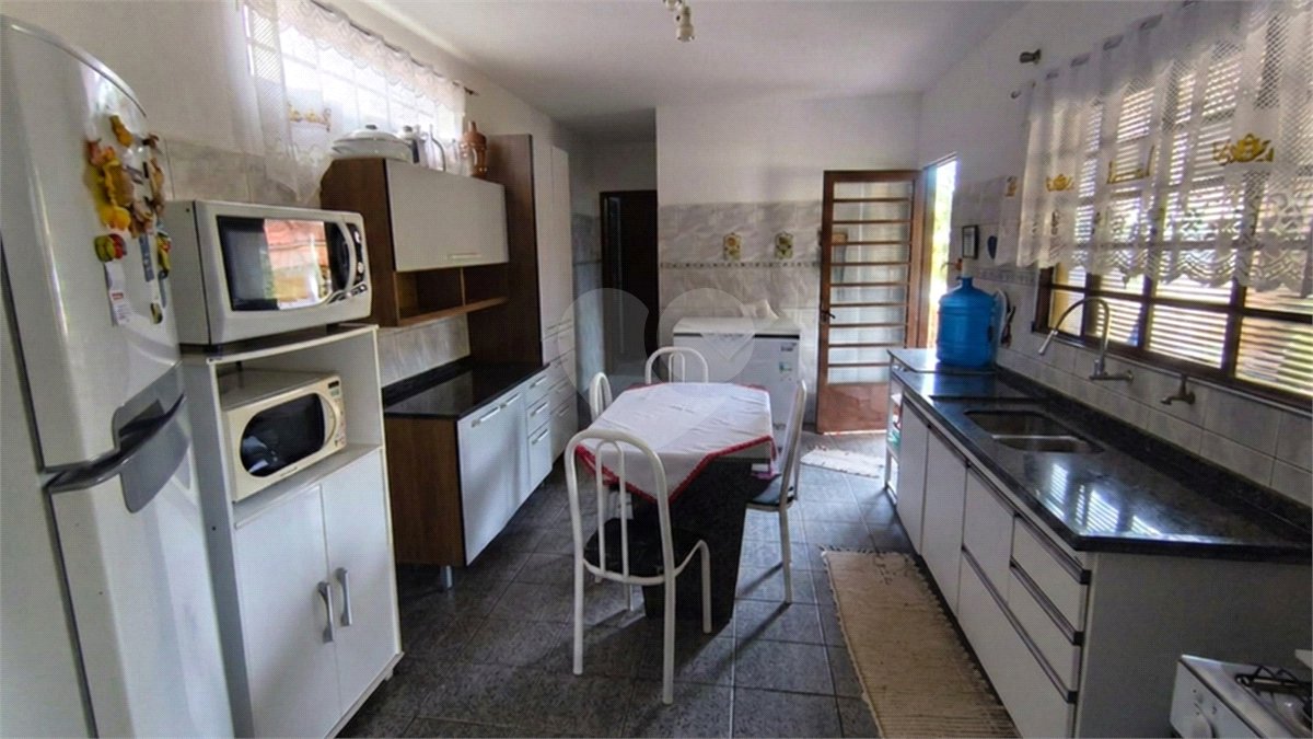 Chácara à venda com 4 quartos, sendo 1 suíte,  em Vale San Fernando, Itapetininga, SP