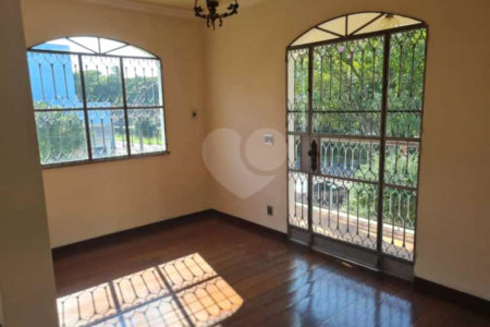 Casa à venda com 2 quartos, sendo 1 suíte, em Campo Grande, Rio de Janeiro, RJ