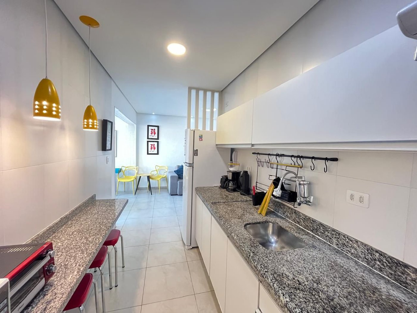Oportunidade em Pitangueiras! Apartamento de 2 Dormitórios a Poucos Passos da Praia