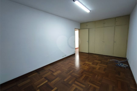 Casa para alugar com 4 quartos, sendo 2 suítes, no condomínio Comendador Elias Zarzur, São Paulo - SP