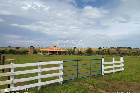 Chácara à venda com 3 quartos, sendo 1 suíte,  em Área Rural de Emilianópolis, Emilianópolis, SP