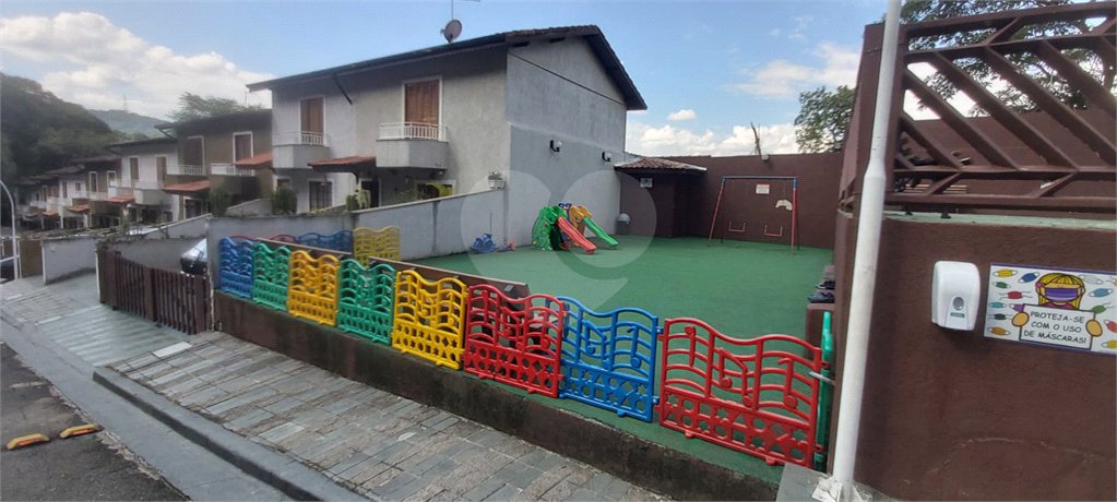 Casa à venda com 2 quartos no condomínio Parque das Araucárias, São Paulo - SP