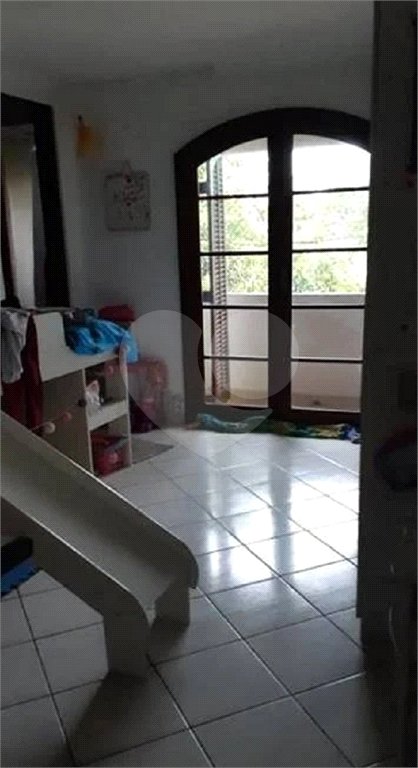 Sobrado à venda com 5 quartos, sendo 2 suítes, em Horto, São Paulo, SP