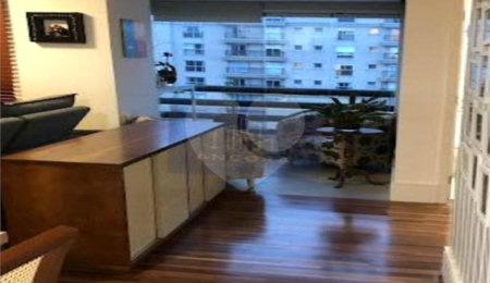 Apartamento à venda com 2 quartos, sendo 1 suíte,  em Moema, São Paulo, SP